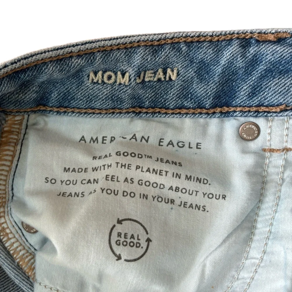 American Eagle AEO Women's •Size 2 Short• Mom Jean - Picture 3 of 7